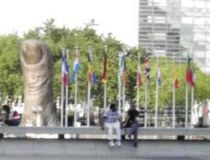 210px-thumb_statue